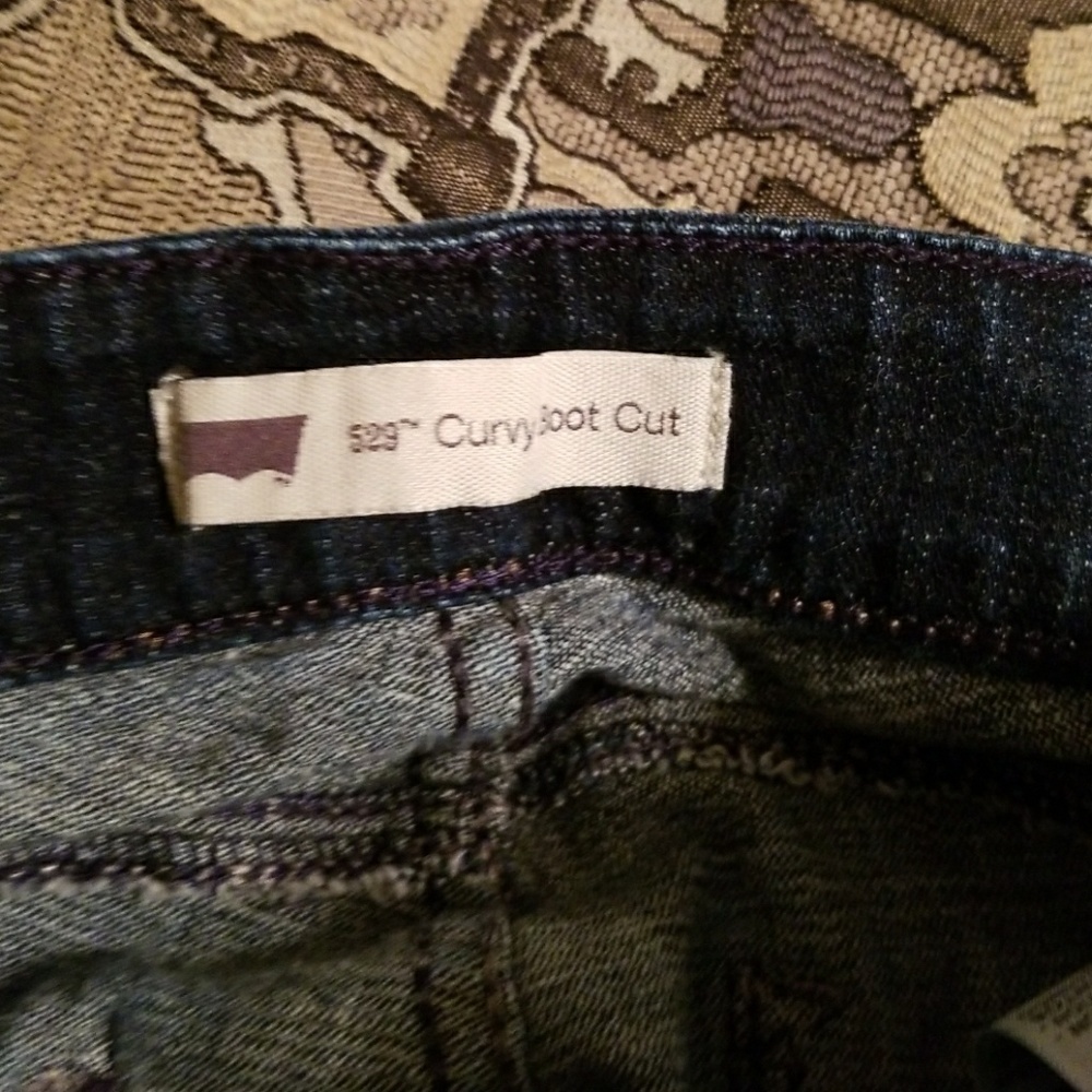 Levi - Picture 3 of 4